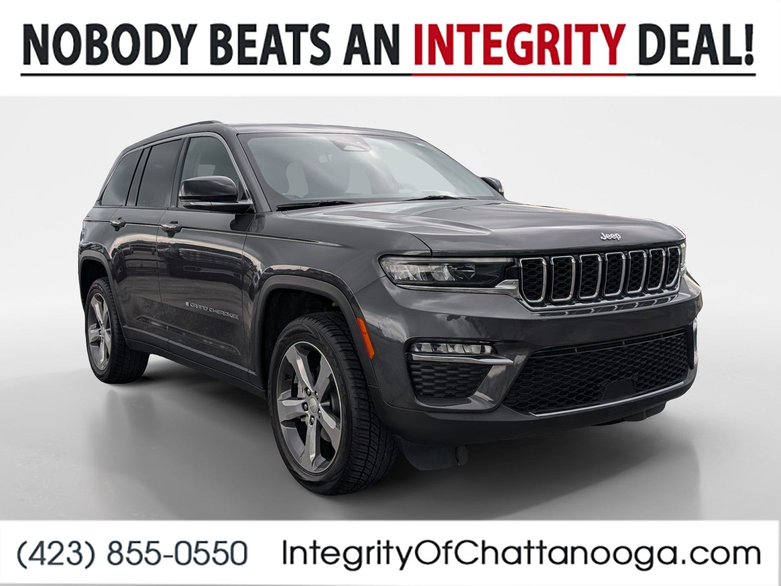 2022 Jeep Grand Cherokee Limited in Gray — front three-quarter view