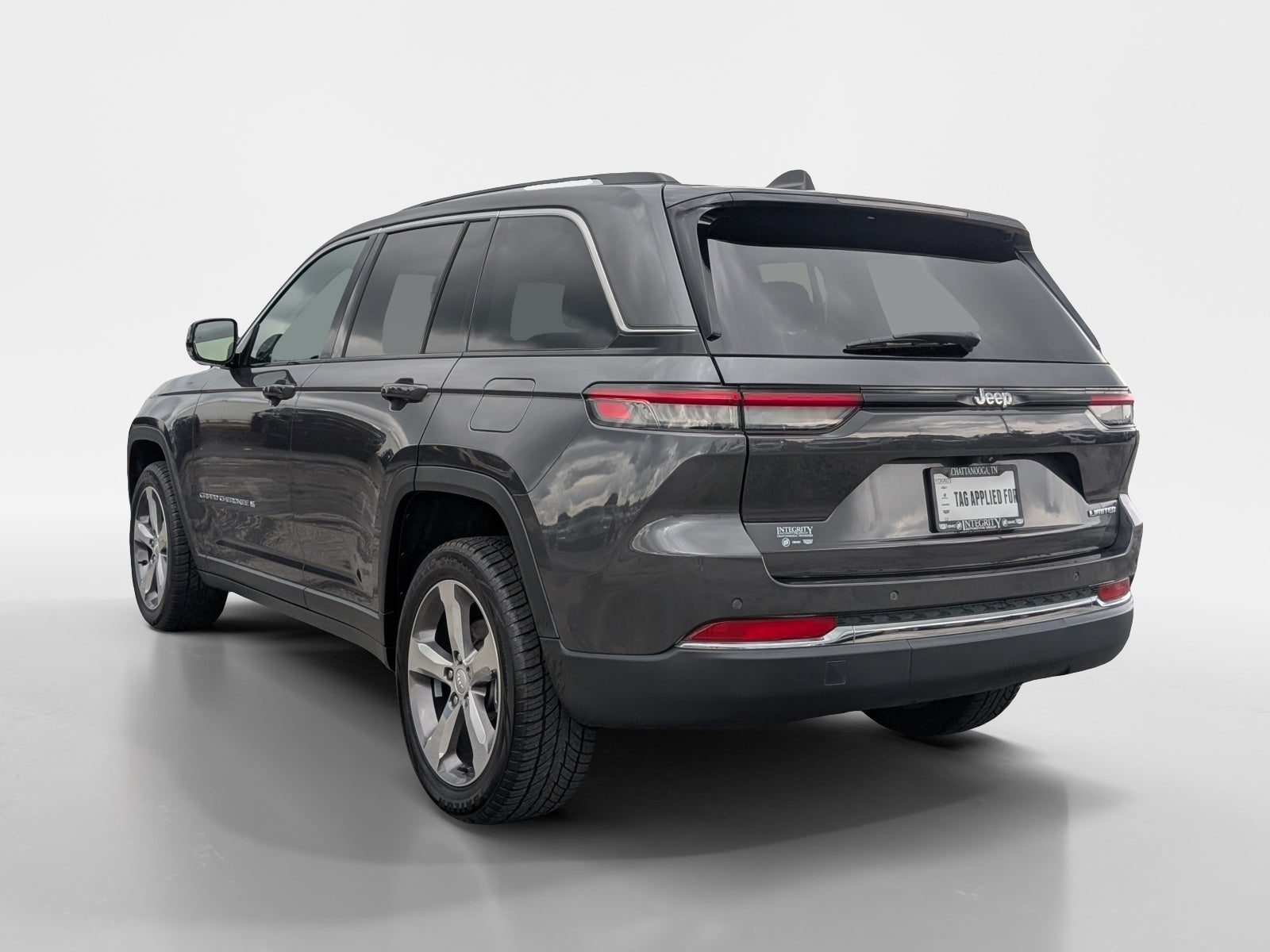 2022 Jeep Grand Cherokee — interior view
