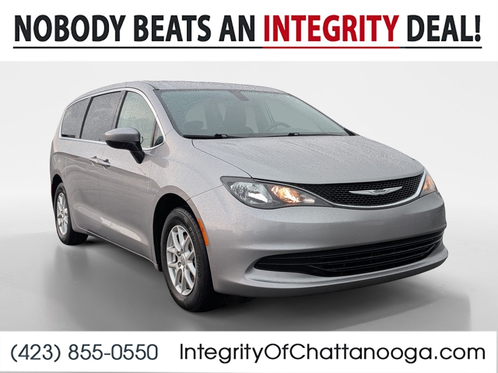 2018 Chrysler Pacifica LX in Silver — front three-quarter view